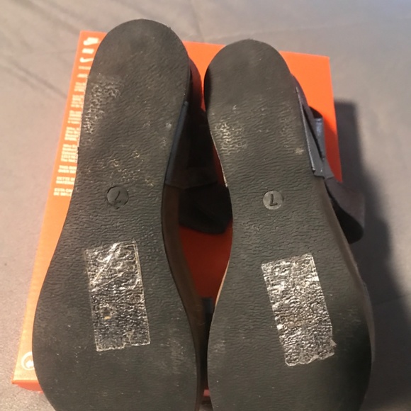 Pierre Dumas Wedges - Picture 3 of 3